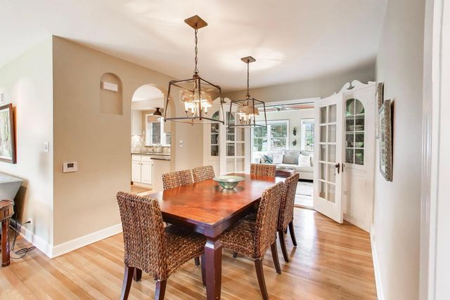 511 S Hi Lusi Avenue, Mount Prospect, IL 60056