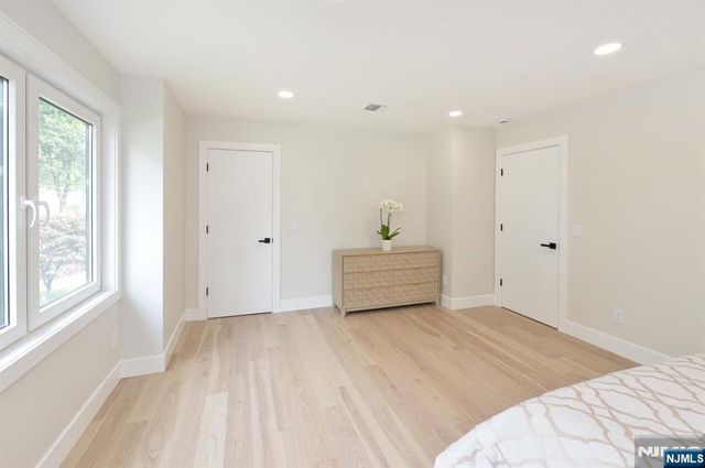72 Roosevelt Street, Cresskill, NJ 07626