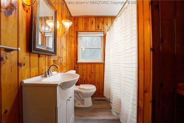 37 Lake Shore Drive, Charleston, WV 25313