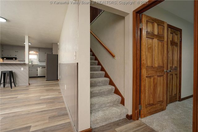 37 Lake Shore Drive, Charleston, WV 25313