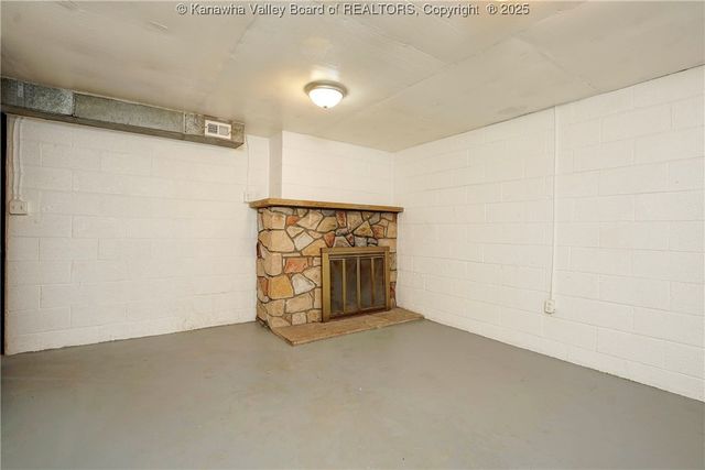 37 Lake Shore Drive, Charleston, WV 25313