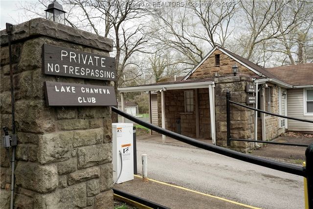 37 Lake Shore Drive, Charleston, WV 25313