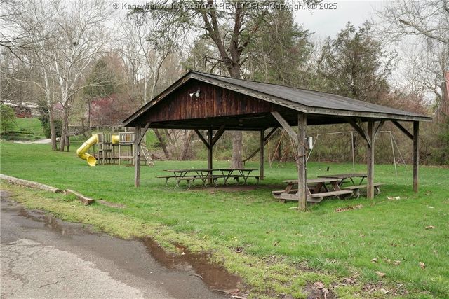 37 Lake Shore Drive, Charleston, WV 25313