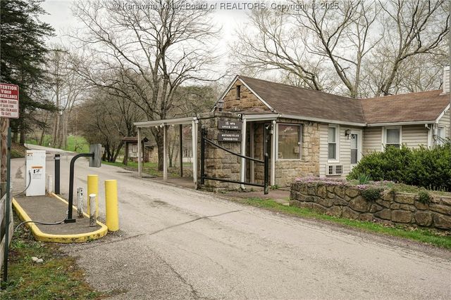 37 Lake Shore Drive, Charleston, WV 25313