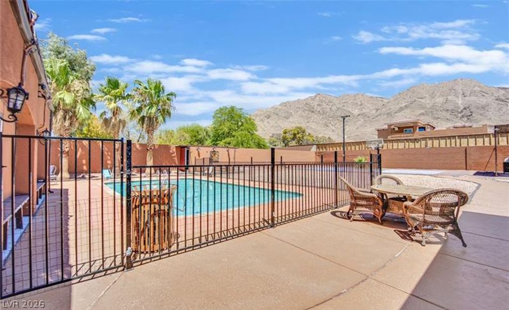 Image 19 of property listing at 236 Vista Valley Street, Las Vegas, NV 89110