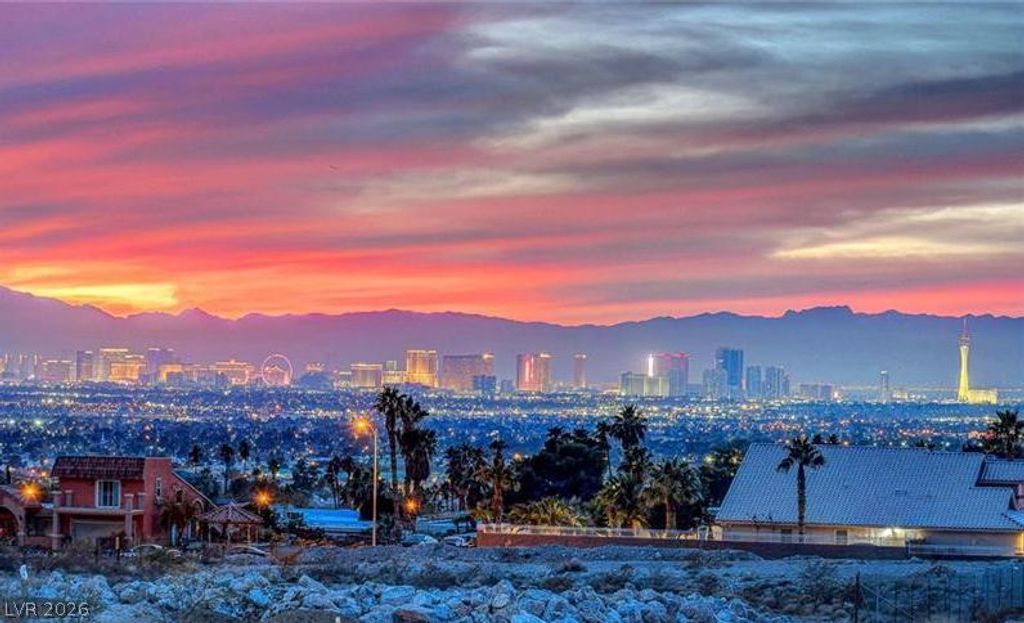 Image 3 of property listing at 236 Vista Valley Street, Las Vegas, NV 89110