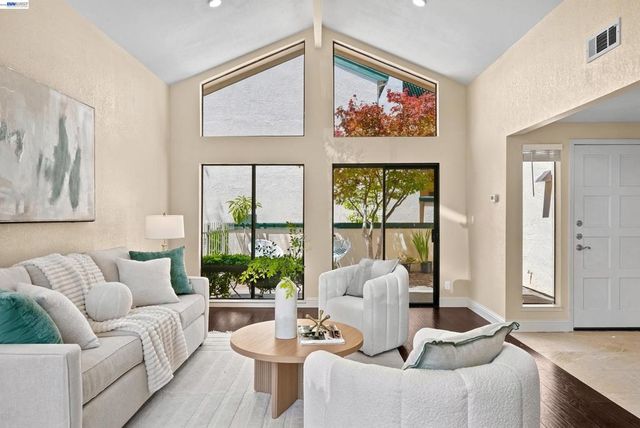 701 Ironwood Rd, Alameda, CA 94502