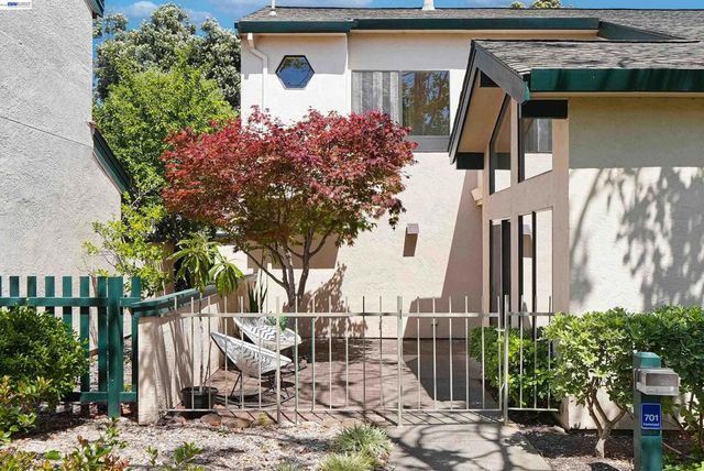 701 Ironwood Rd, Alameda, CA 94502