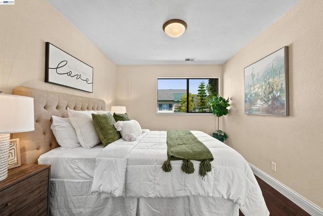 701 Ironwood Rd, Alameda, CA 94502