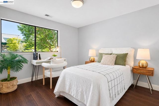 701 Ironwood Rd, Alameda, CA 94502