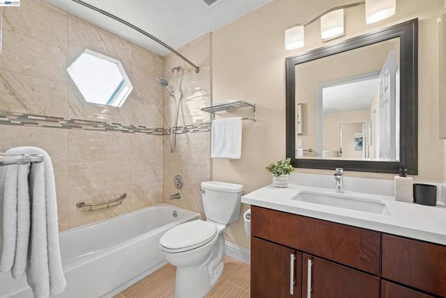 701 Ironwood Rd, Alameda, CA 94502