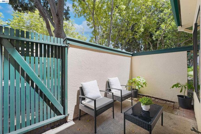 701 Ironwood Rd, Alameda, CA 94502