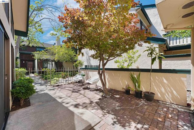 701 Ironwood Rd, Alameda, CA 94502