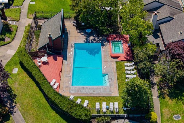 701 Ironwood Rd, Alameda, CA 94502