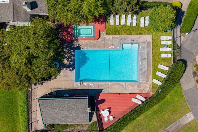 701 Ironwood Rd, Alameda, CA 94502