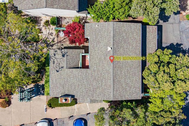 701 Ironwood Rd, Alameda, CA 94502