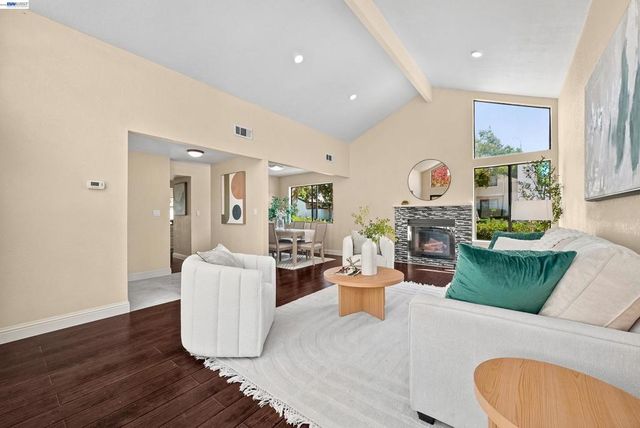 701 Ironwood Rd, Alameda, CA 94502