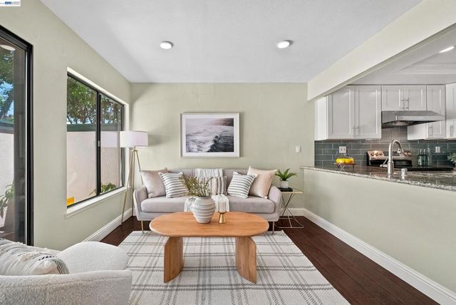 701 Ironwood Rd, Alameda, CA 94502