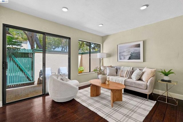 701 Ironwood Rd, Alameda, CA 94502