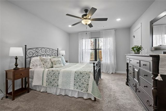 6 Washington Lane, Bella Vista, AR 72715