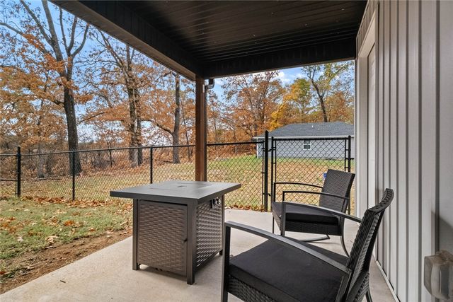 6 Washington Lane, Bella Vista, AR 72715