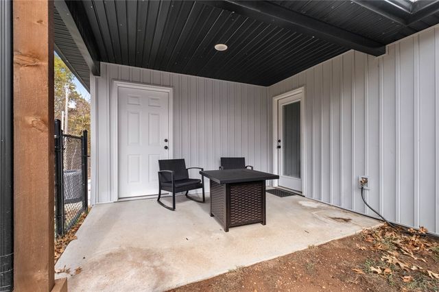 6 Washington Lane, Bella Vista, AR 72715