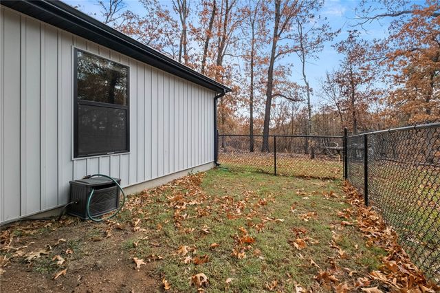 6 Washington Lane, Bella Vista, AR 72715