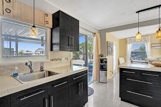 2301 SW 86th Terrace, Davie, FL 33324