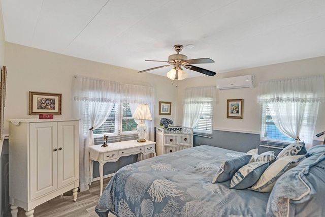 2301 SW 86th Terrace, Davie, FL 33324