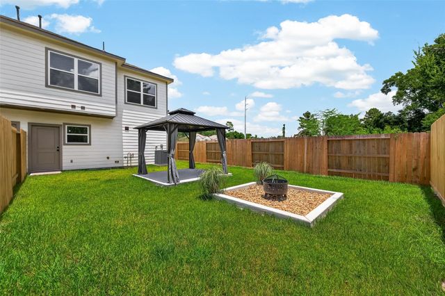8306 Tidwell Road B, Houston, TX 77028