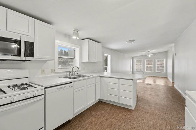 1295 W Cook Road, Mundy Township, MI 48439