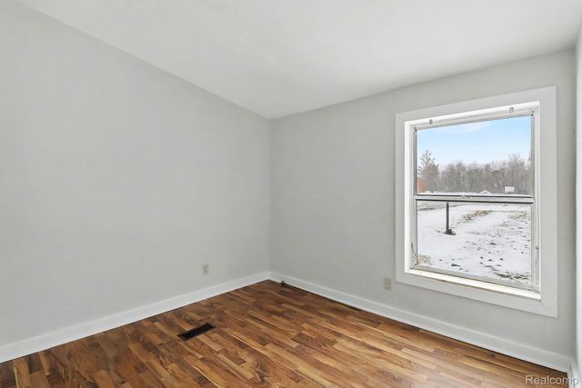 1295 W Cook Road, Mundy Township, MI 48439