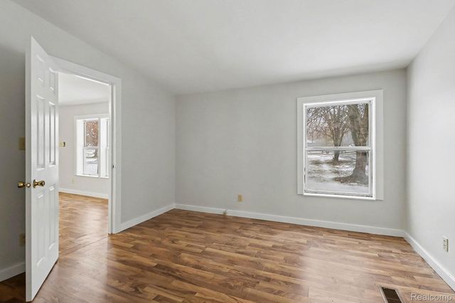 1295 W Cook Road, Mundy Township, MI 48439