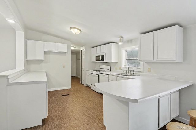 1295 W Cook Road, Mundy Township, MI 48439