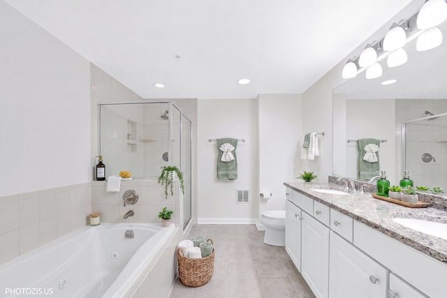425 Benjamin Drive 207, Vernon Hills, IL 60061