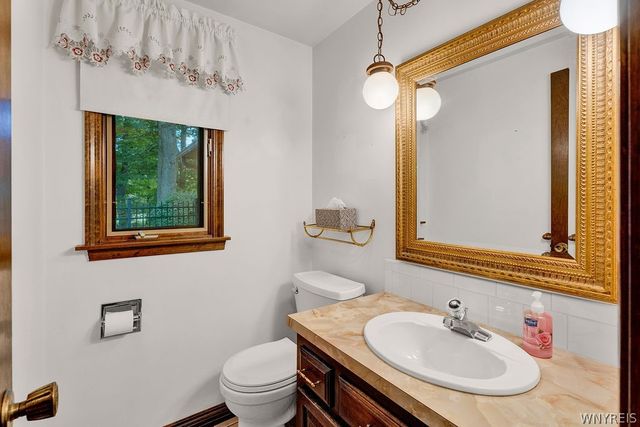 4700 Pine Manor, Clarence, NY 14031