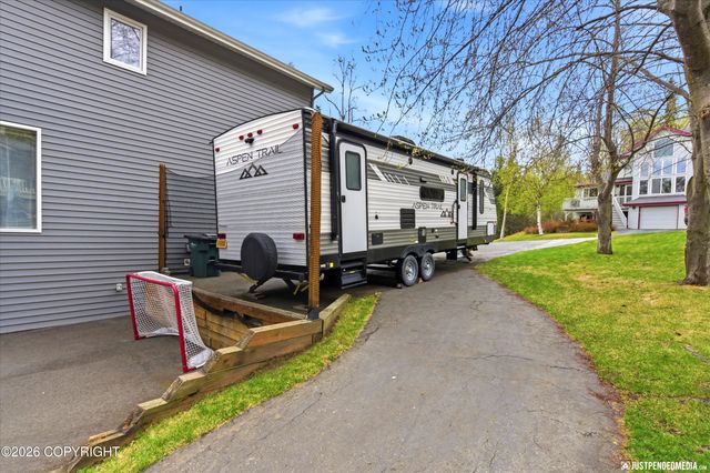 11027 Kaskanak Drive, Eagle River, AK 99577