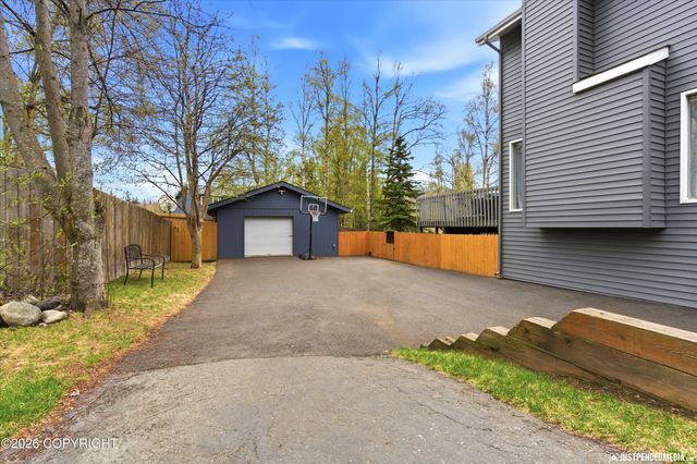 11027 Kaskanak Drive, Eagle River, AK 99577