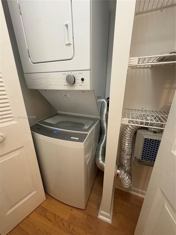 5981 Washington St 215, Hollywood, FL 33023