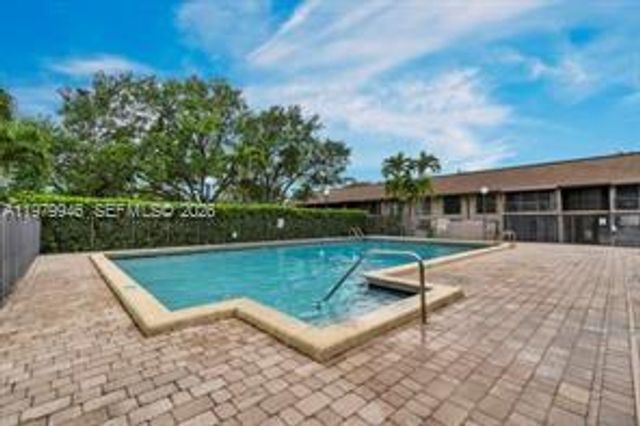 5981 Washington St 215, Hollywood, FL 33023