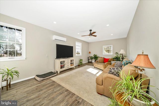 8730 MAPLEVILLE, Mount Airy, MD 21771