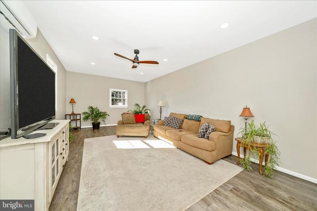 8730 MAPLEVILLE, Mount Airy, MD 21771