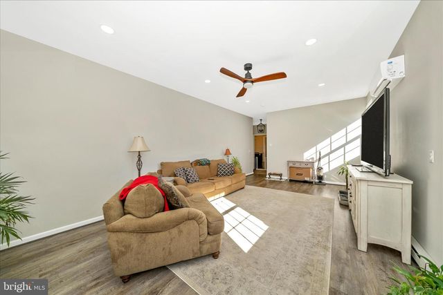 8730 MAPLEVILLE, Mount Airy, MD 21771