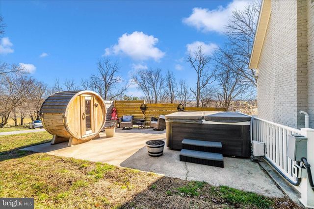 8730 MAPLEVILLE, Mount Airy, MD 21771