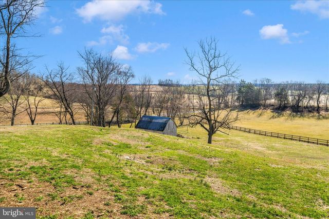 8730 MAPLEVILLE, Mount Airy, MD 21771