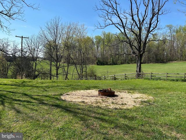 8730 MAPLEVILLE, Mount Airy, MD 21771