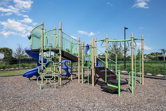 10186 TRUMPET HONEYSUCKLE WAY, San Antonio, FL 33576