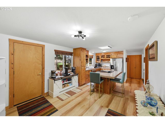 1623 LINCOLN St, North Bend, OR 97459