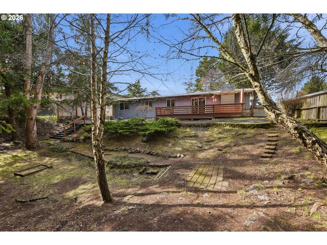 1623 LINCOLN St, North Bend, OR 97459