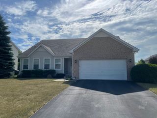 2945 Ellsworth Drive, Yorkville, IL 60560